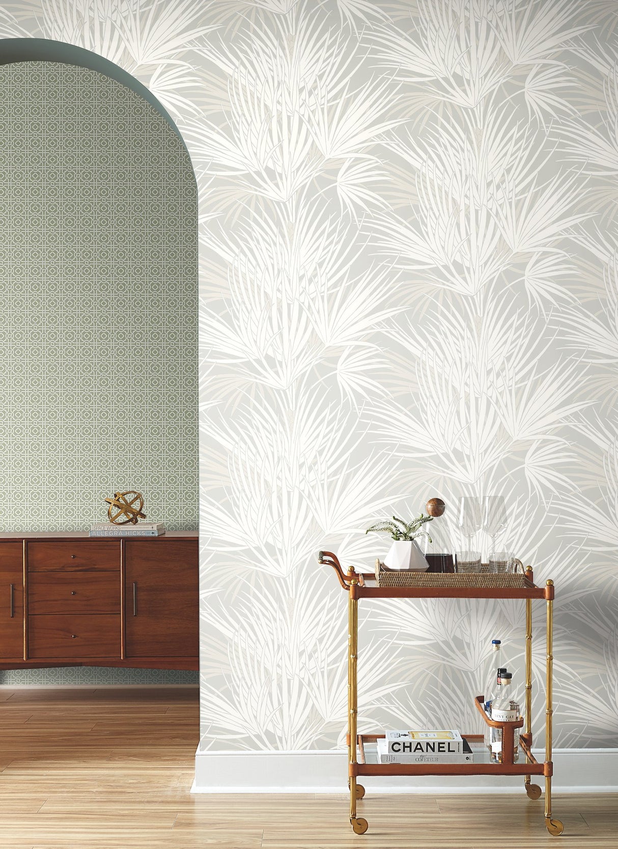 Palmetto Grey Wallpaper with Tropical Palmetto Leaf Pattern - York SS2541