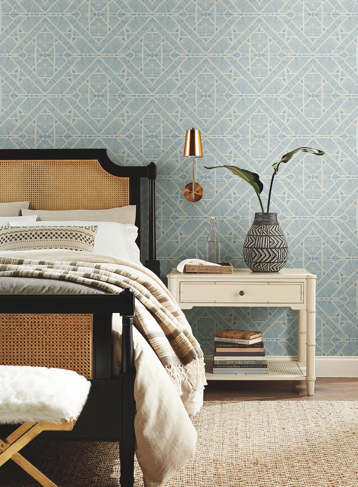 Diamond Macrame Blue Wallpaper with Boho Luxe Geometric Macramé Motif - York TC2704