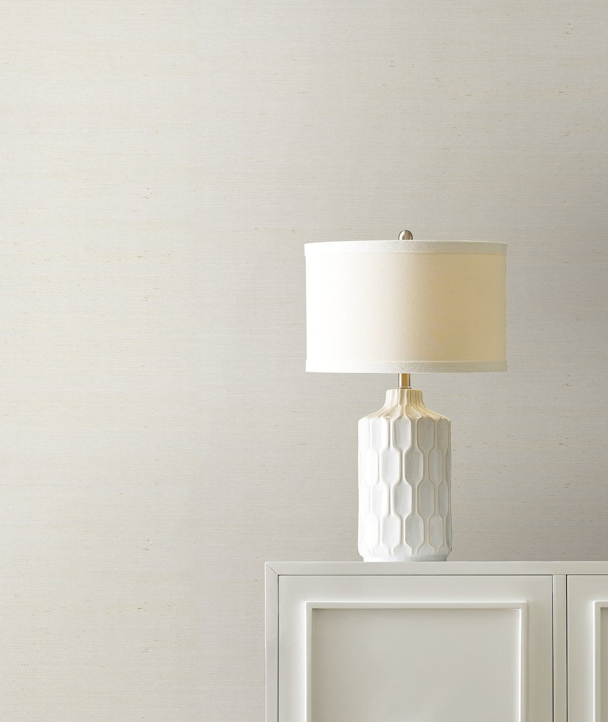 Maguey Sisal White Grasscloth Wallpaper with Traditional Style - York VG0000NWFD