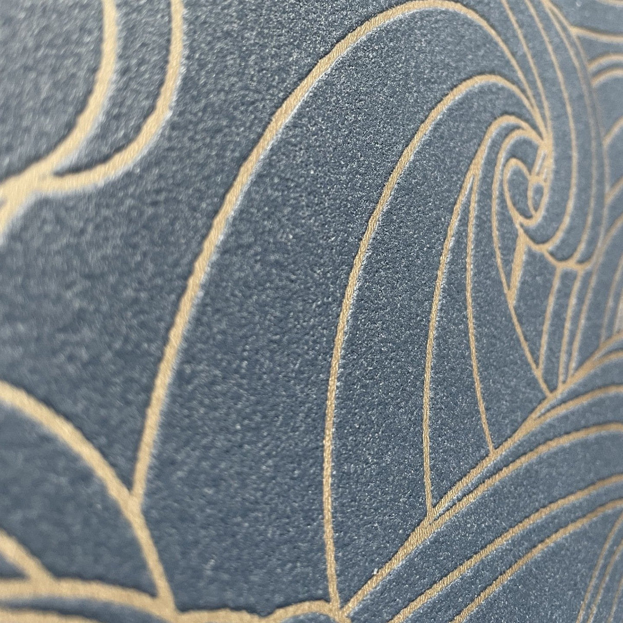 Big Wave Blue by Veer Wallpaper – Veer Decor VREL01-926