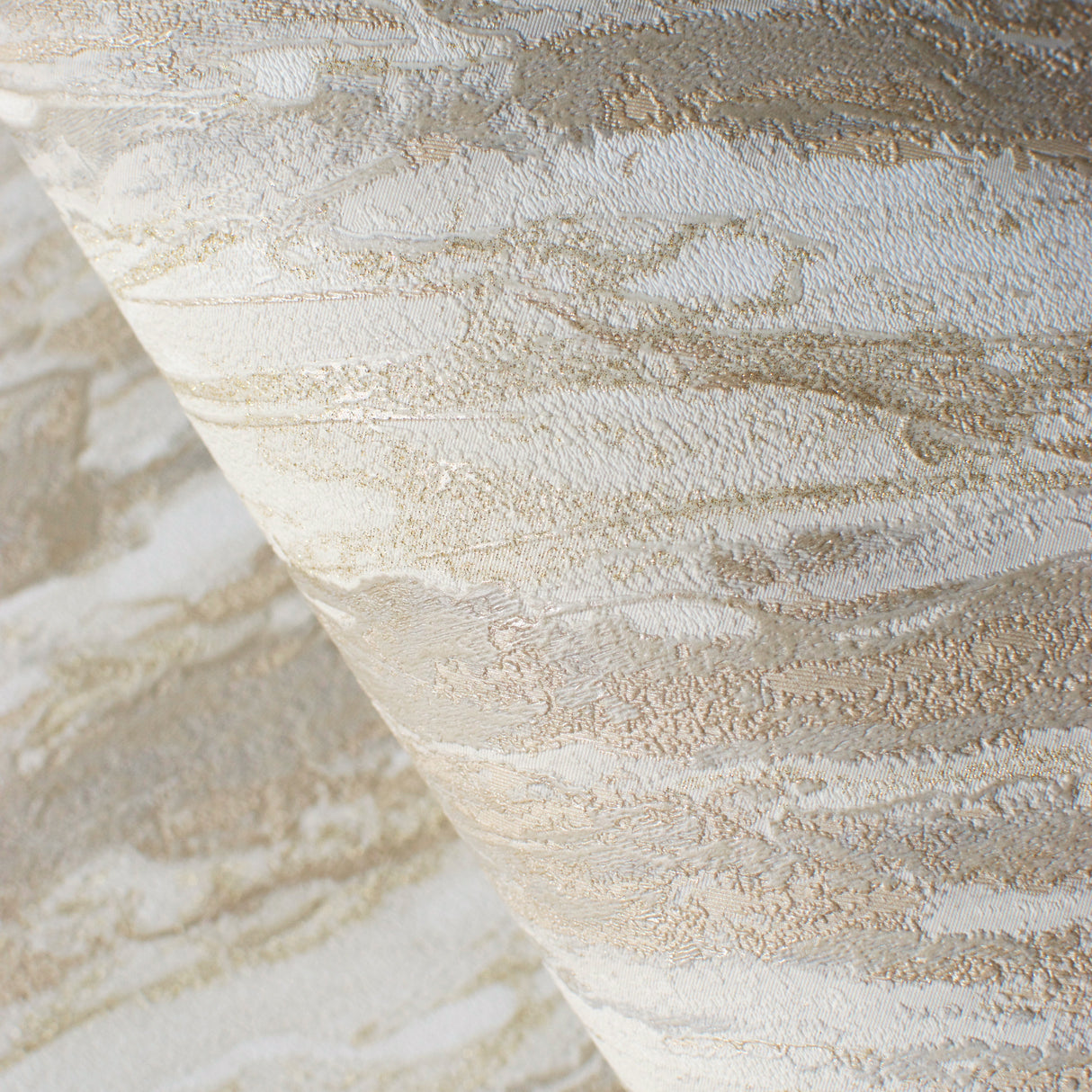 Glint Luxe Marble Beige by Veer Abstract Textured Vinyl Wallpaper – Veer Decor VRVE17-366