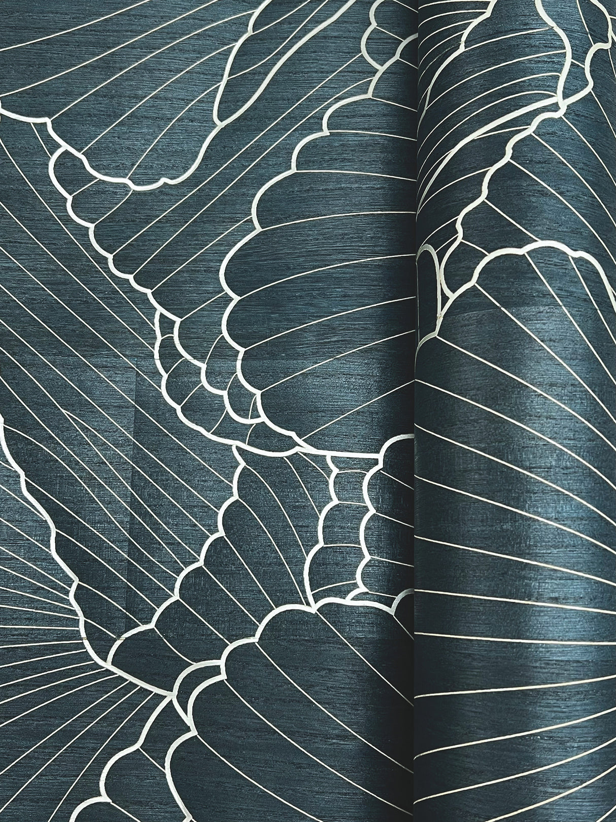 Shell Wood Veneer Navy Metallic by Ronald Redding Wood Veneer Wallpaper – York Designer Series YGL7000