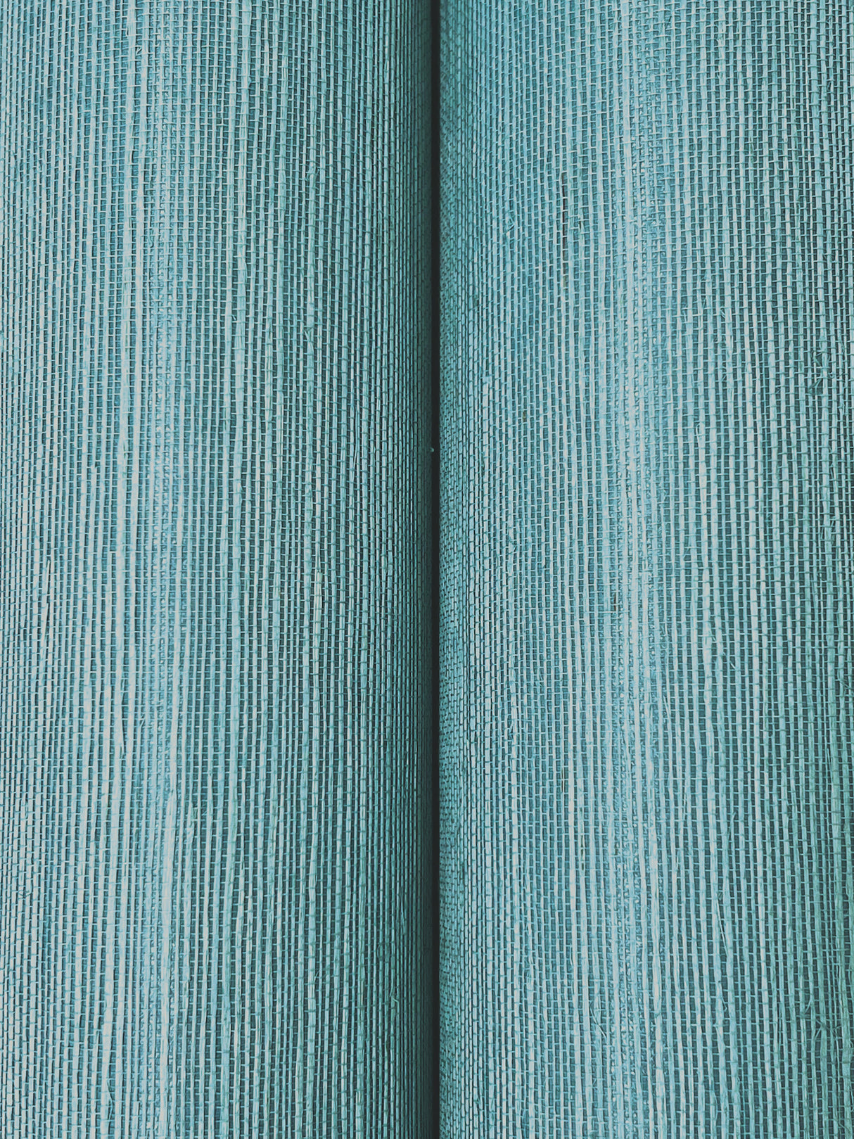 Maguey Sisal Sky by Ronald Redding Grasscloth Wallpaper – York Designer Series YGL7057