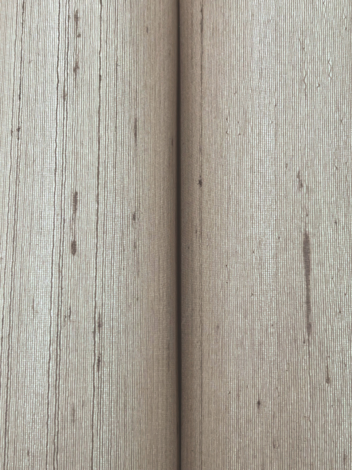 Saori Taupe by Ronald Redding Silk Specialty Wallpaper – York Designer Series ZA8004