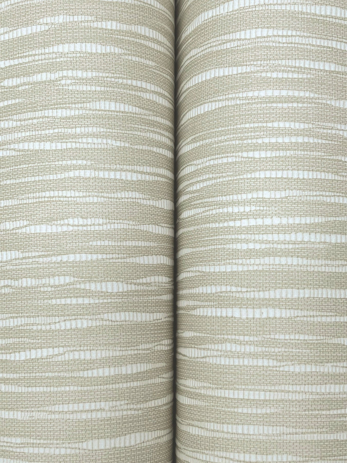 Lotus Weave Warm Grey by Ronald Redding Faux Grasscloth Wallpaper – York Designer Series ZA8046