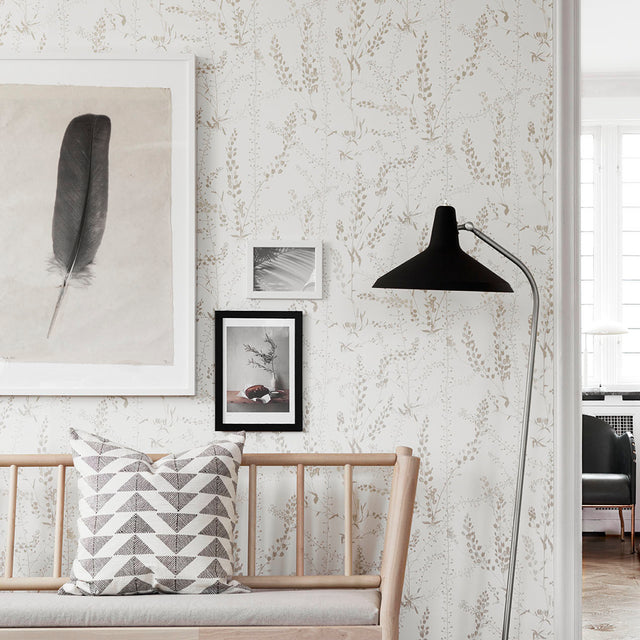 Bladranker Natural by Boråstapeter Scandinavian Botanical Wallpaper – Schumacher 1785