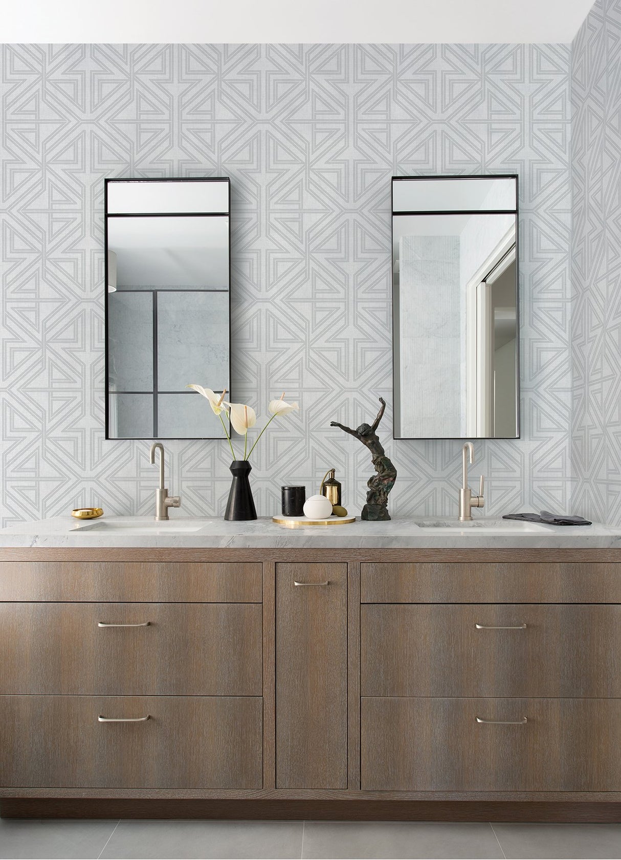 Kachel Grey Geometric Wallpaper with Silver Lined Modern Geometric Pattern - Brewster 2975-26227
