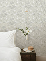 Froso Light Grey Garden Damask Wallpaper with Botanical Floral Pattern, Modern Non Woven Unpasted - Brewster 2999-24107