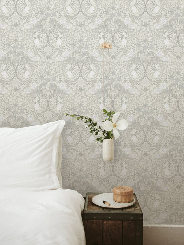 Froso Light Grey Garden Damask Wallpaper with Botanical Floral Pattern, Modern Non Woven Unpasted - Brewster 2999-24107