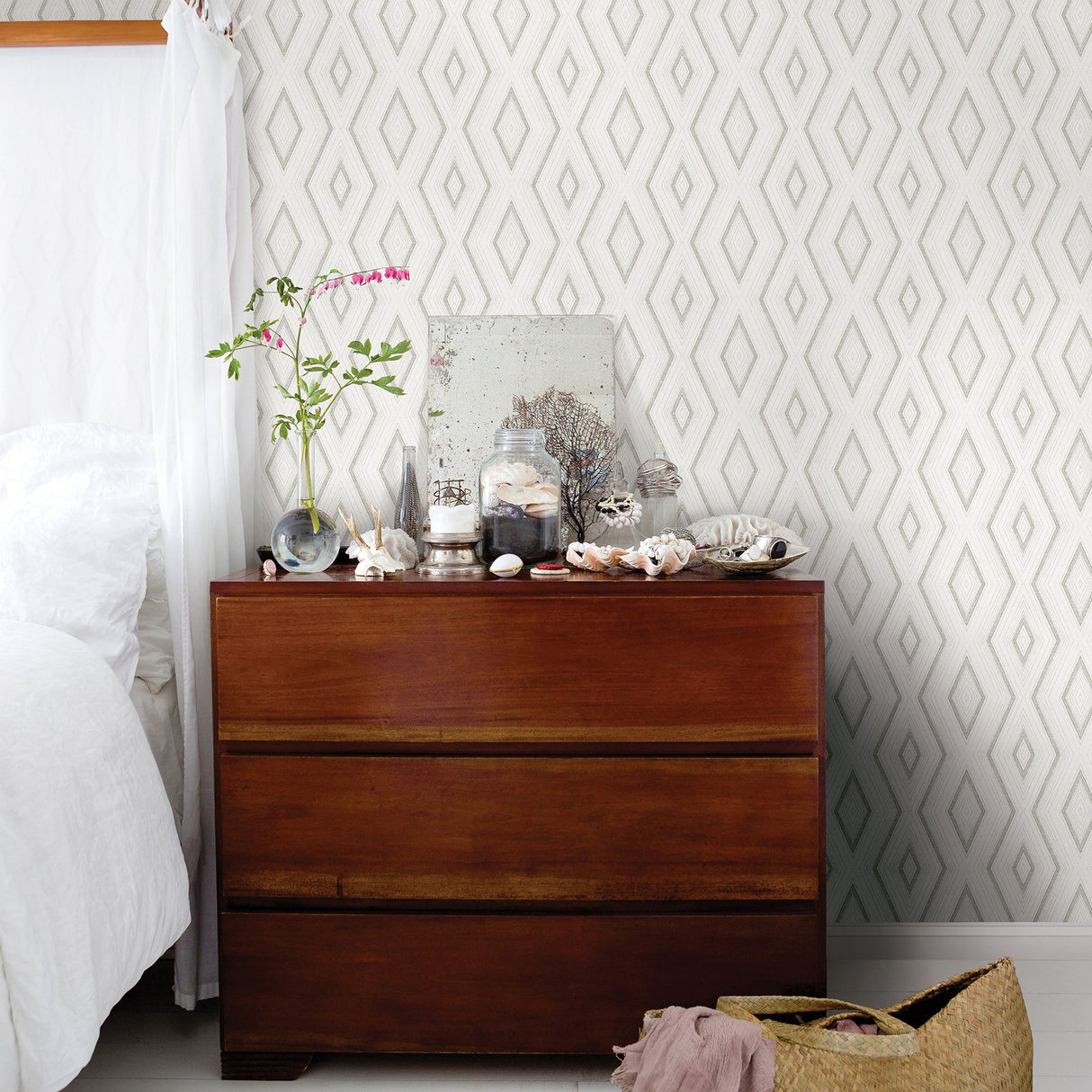 Santa Cruz Grey Geometric Wallpaper with Modern Abstract Diamond Motif - Chesapeake 3120-13663