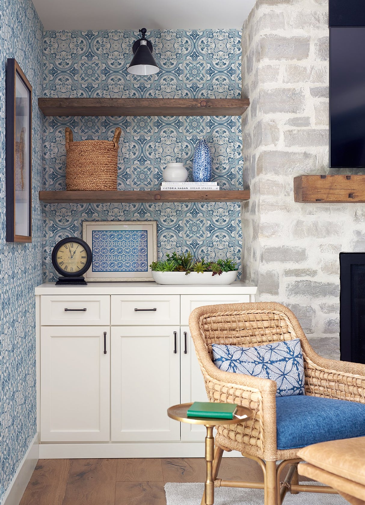 Concord Blue Medallion Wallpaper with Bohemian Abstract Medallions - Chesapeake 3124-13962