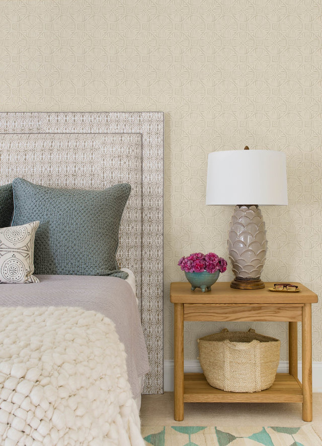Sandee Dove Medallion Neutral Wallpaper with Modern Graphic Medallions - Chesapeake 3125-72311