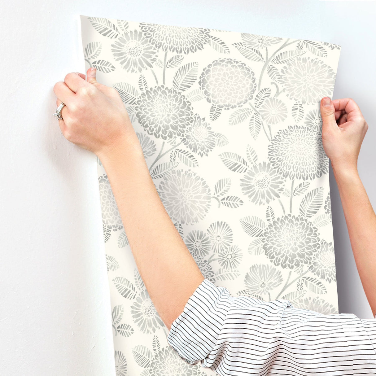 Zalipie Grey Floral Trail Wallpaper with Botanical Flowers Motif - Chesapeake 3125-72331