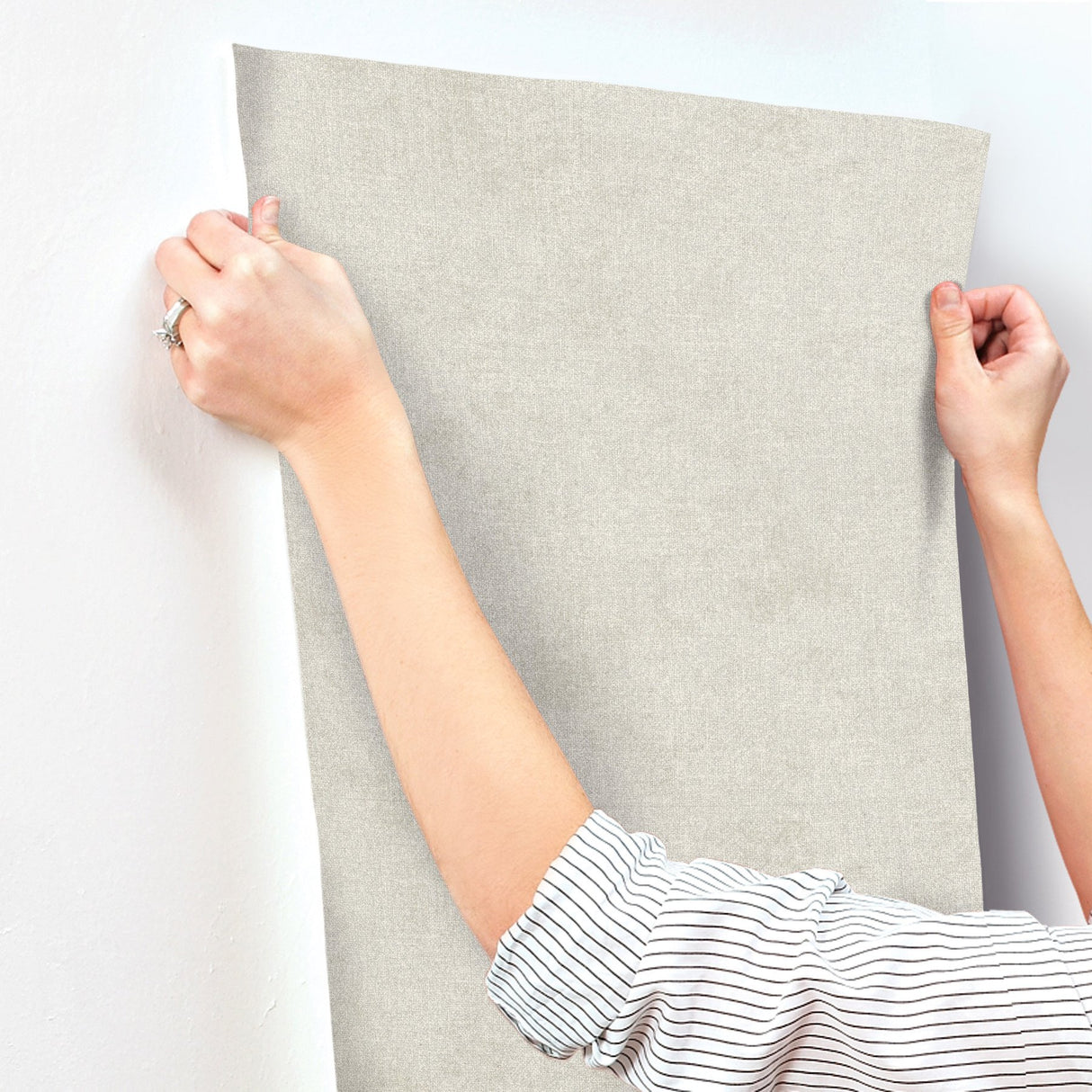 Homespun Grey Textured Wallpaper with Fabric Texture Motif - Chesapeake 3125-72360