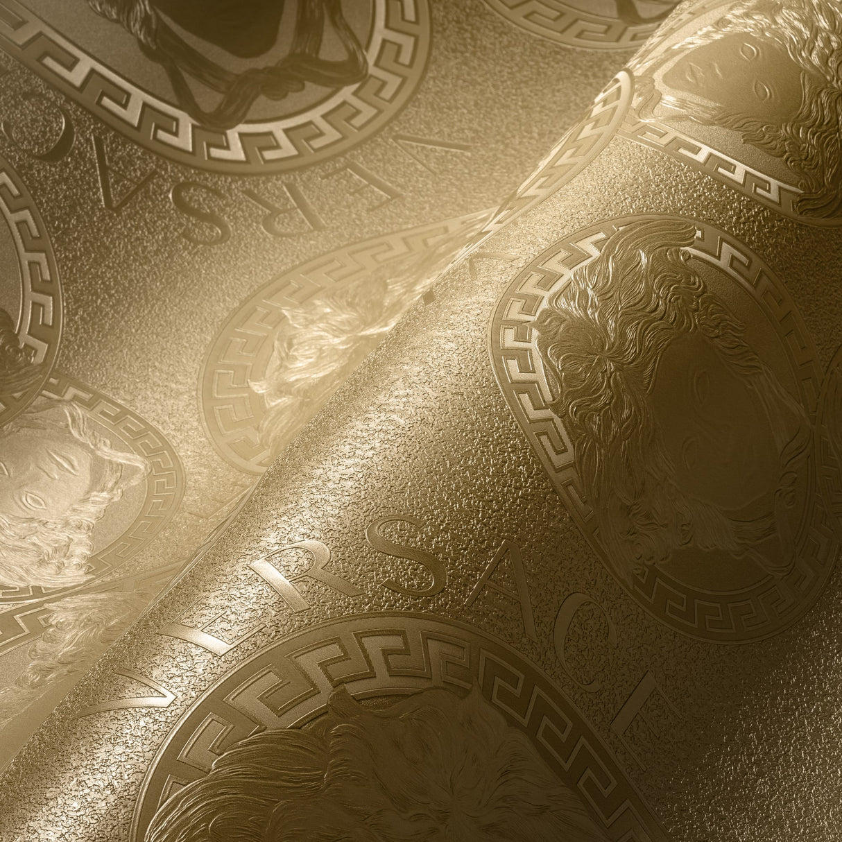 Gilded Age Sunlit by Versace Volume 5 Metallic Medallion Wallpaper – Versace 384611X