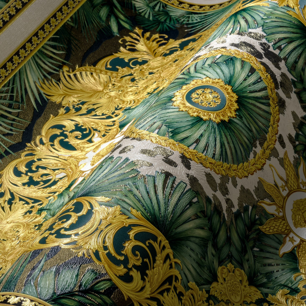 Mirage Huescape by Versace Contemporary Medallion Wallpaper – Versace 387034X
