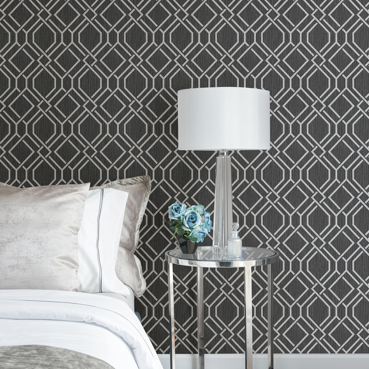 Frege Charcoal Trellis Wallpaper with Metallic Textured Geometric Pattern - Advantage 4025-82519