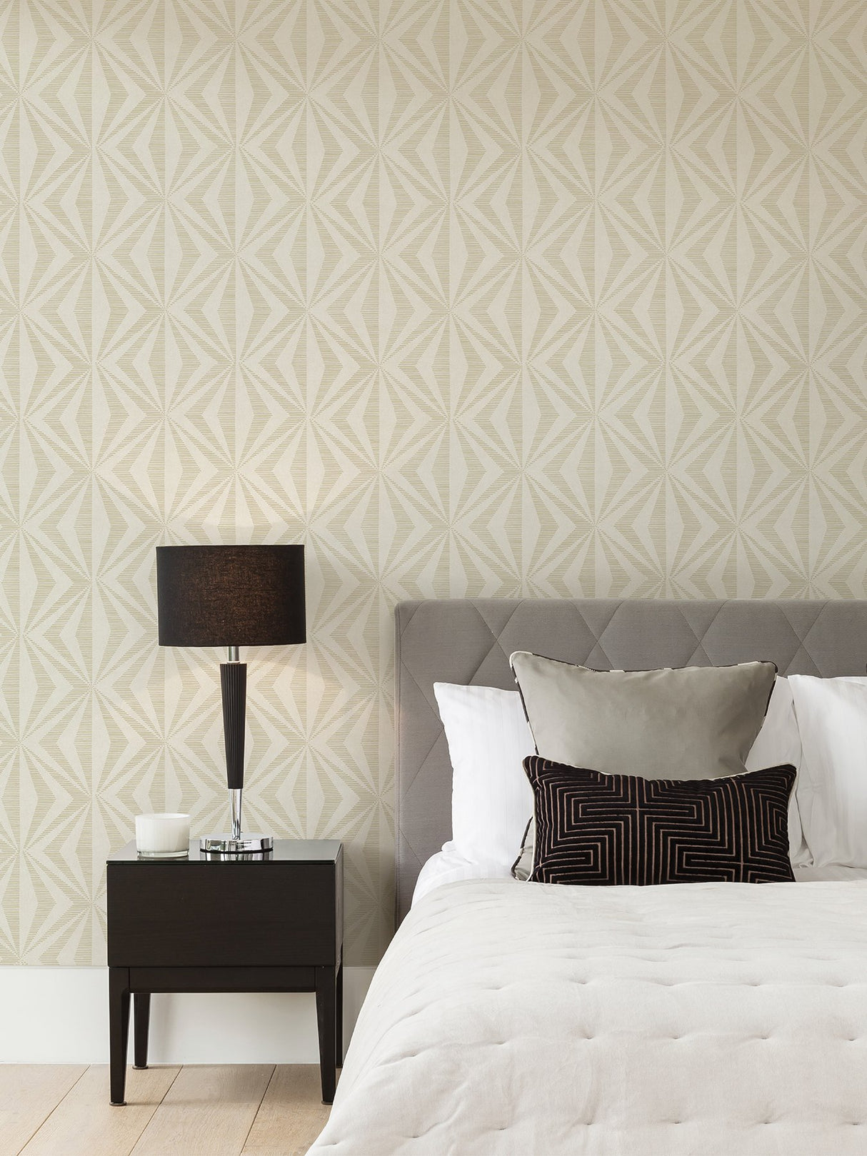 Monge Gold Geometric Wallpaper with Metallic Textured Geometric Pattern - Advantage 4025-82549