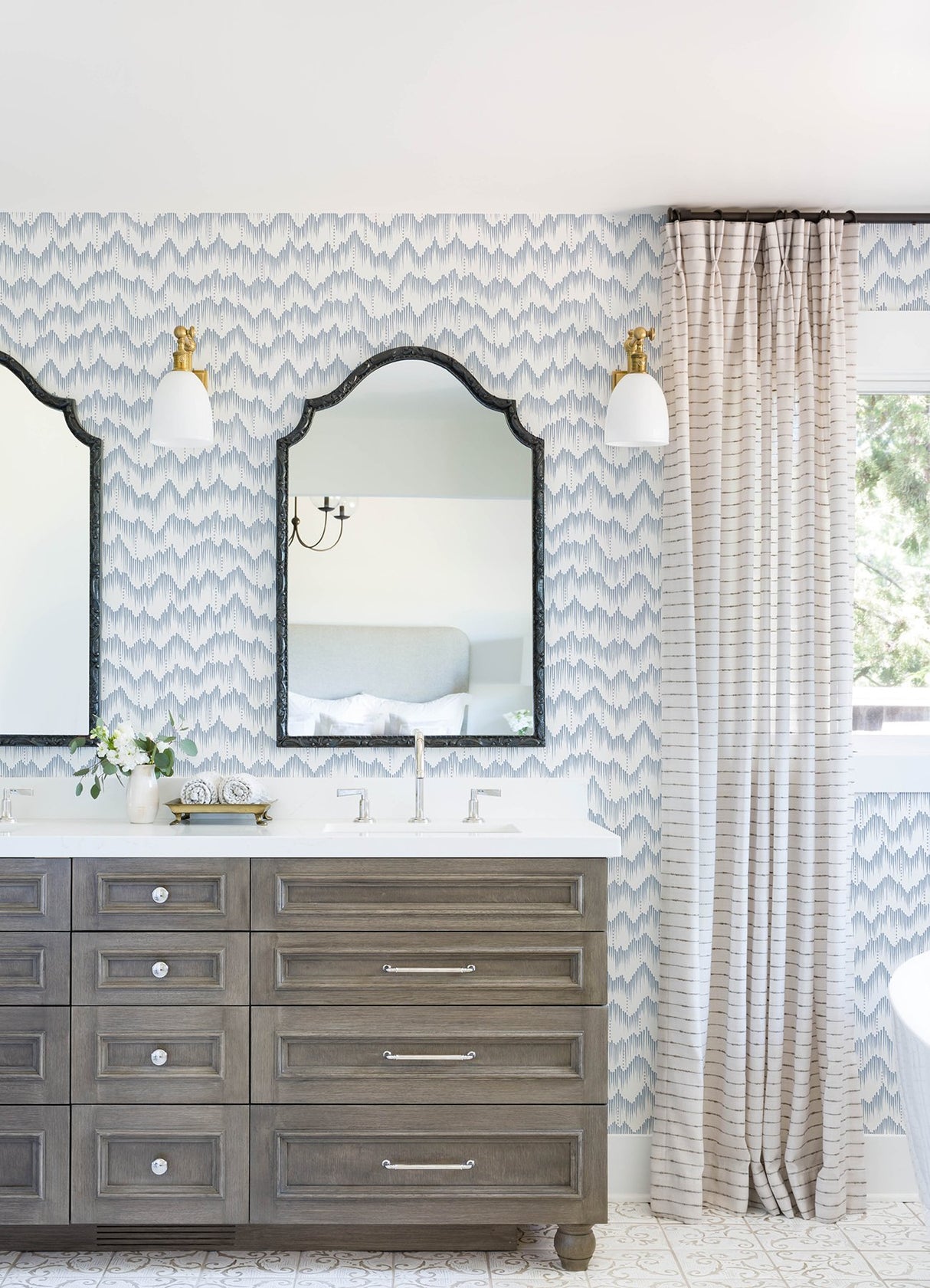 Holmby Light Blue Brushstroke Zigzag Wallpaper, Modern Geometric Non Woven Unpasted - Brewster 4034-26777
