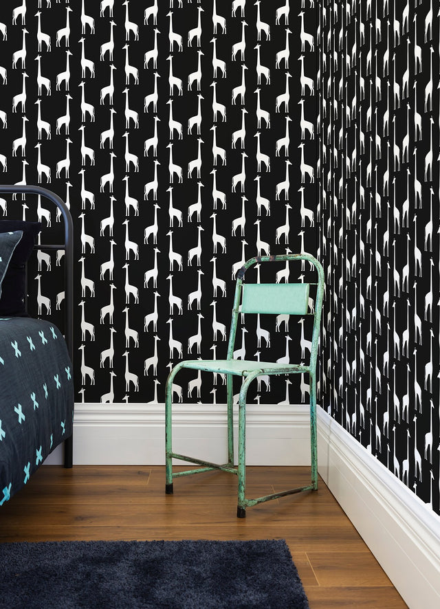 Vivi Black Giraffe Wallpaper with Kids Safari Motif - Chesapeake 4060-139062