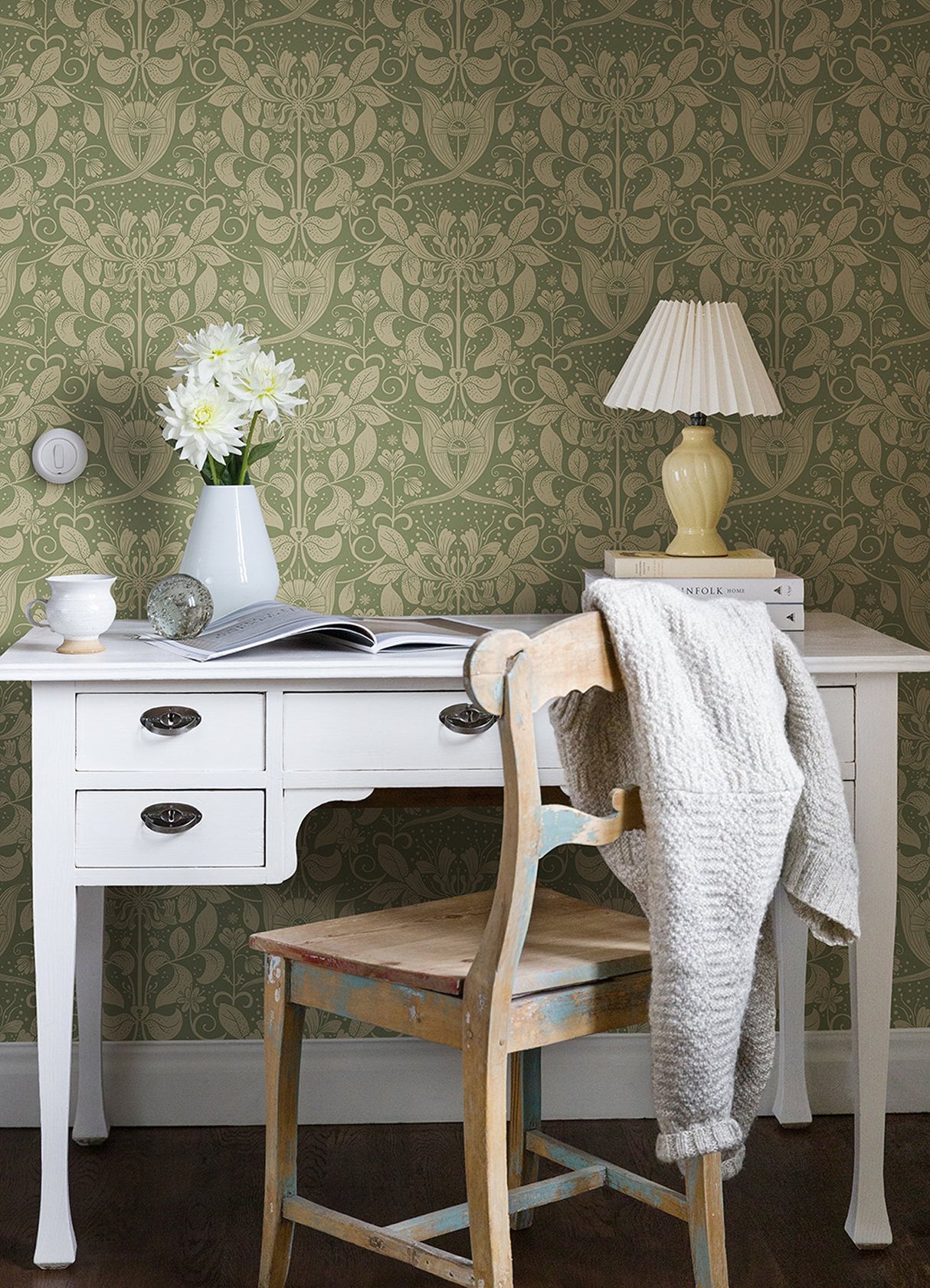 Berit Green Floral Crest Wallpaper with Botanical Bohemian Motif - A-Street Prints 4080-83126