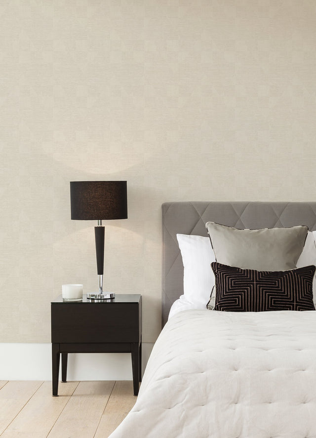 Wegener Ivory Geometric Wallpaper with Metallic Textured Diamond Pattern - Advantage 4082-381966