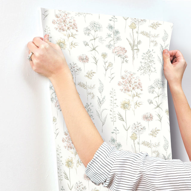 Bergamot Pastel Wildflower Wallpaper with Watercolor Botanical Pattern, Country Style - Chesapeake 4134-72503