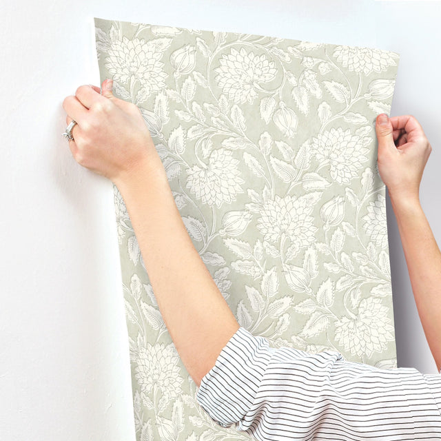 Vadouvan Sage Jacobean Trail Wallpaper with Botanical Jacobean Motif - Chesapeake 4134-72536