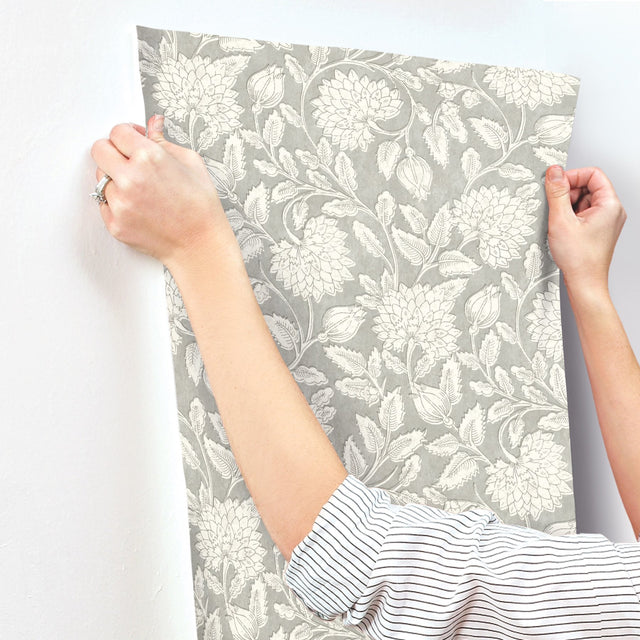 Vadouvan Grey Jacobean Trail Wallpaper with Traditional Botanical Jacobean Pattern - Chesapeake 4134-72537