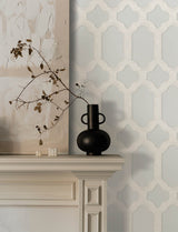 Chervil Sky Blue Trellis Wallpaper with Geometric Quatrefoil Pattern, Coastal Sure Strip - Chesapeake 4134-72543