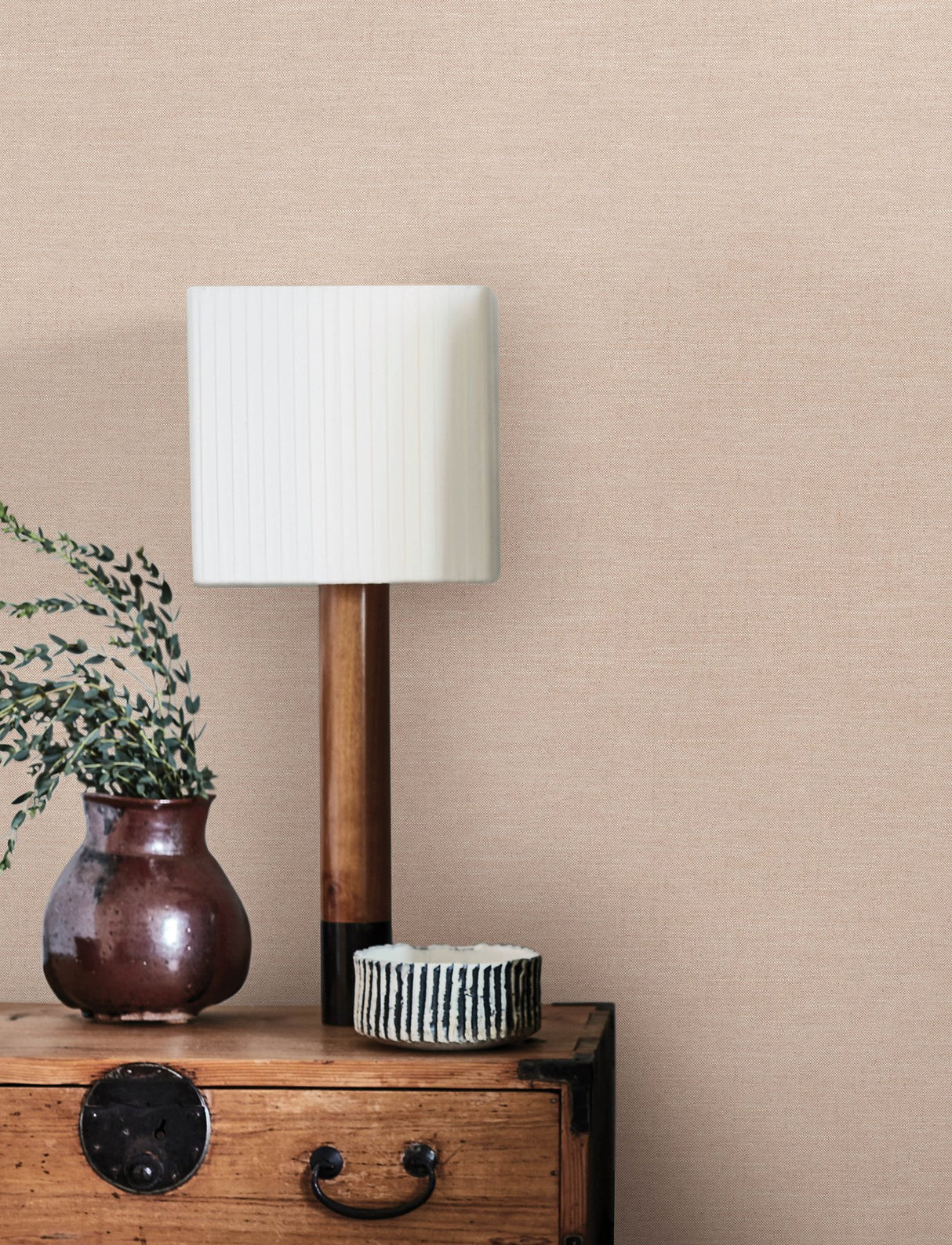 Chambray Blush Fabric Weave Wallpaper with Fabric Textures Pattern, Transitional Style - Chesapeake 4134-72555