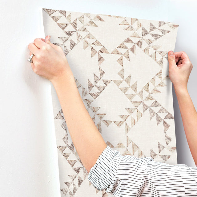 Scrap Quilt Brown Wallpaper with Geometric Quilt Motif, Traditional Textured Non Woven - Brewster 4142-72629
