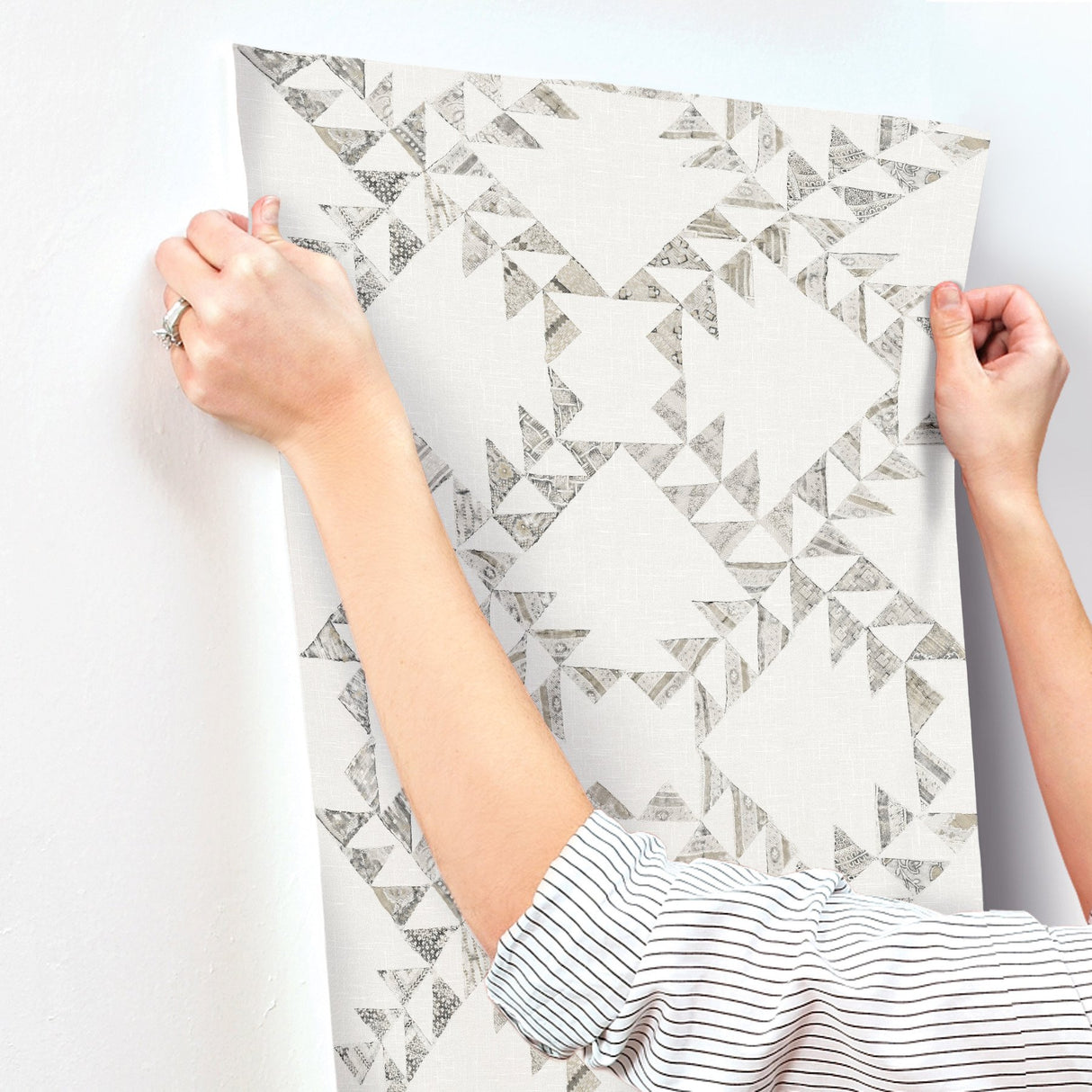 Scrap Quilt Grey Wallpaper with Geometric Quilt Pattern, Traditional Textured Non Woven - Brewster 4142-72630