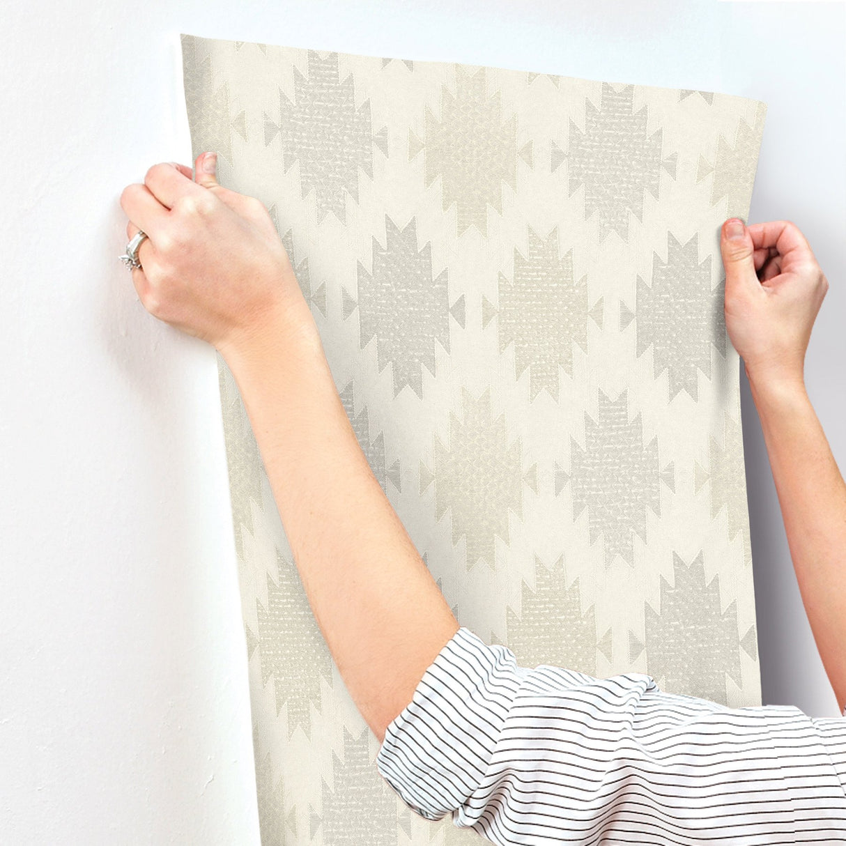 Stitched Heirloom Moss Wallpaper with Medallions Pattern, Farmhouse Style - Chesapeake 4142-72665