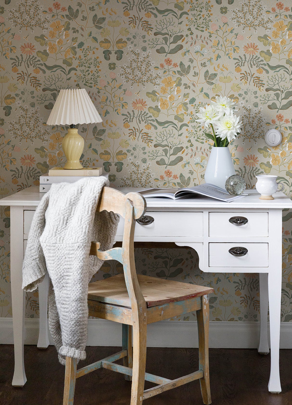 Groh Apricot Floral Wallpaper by A-Street Prints Scandinavian Botanical Whimsical Non Woven Unpasted Wallpaper 20.9 in x 33 ft - MD22003