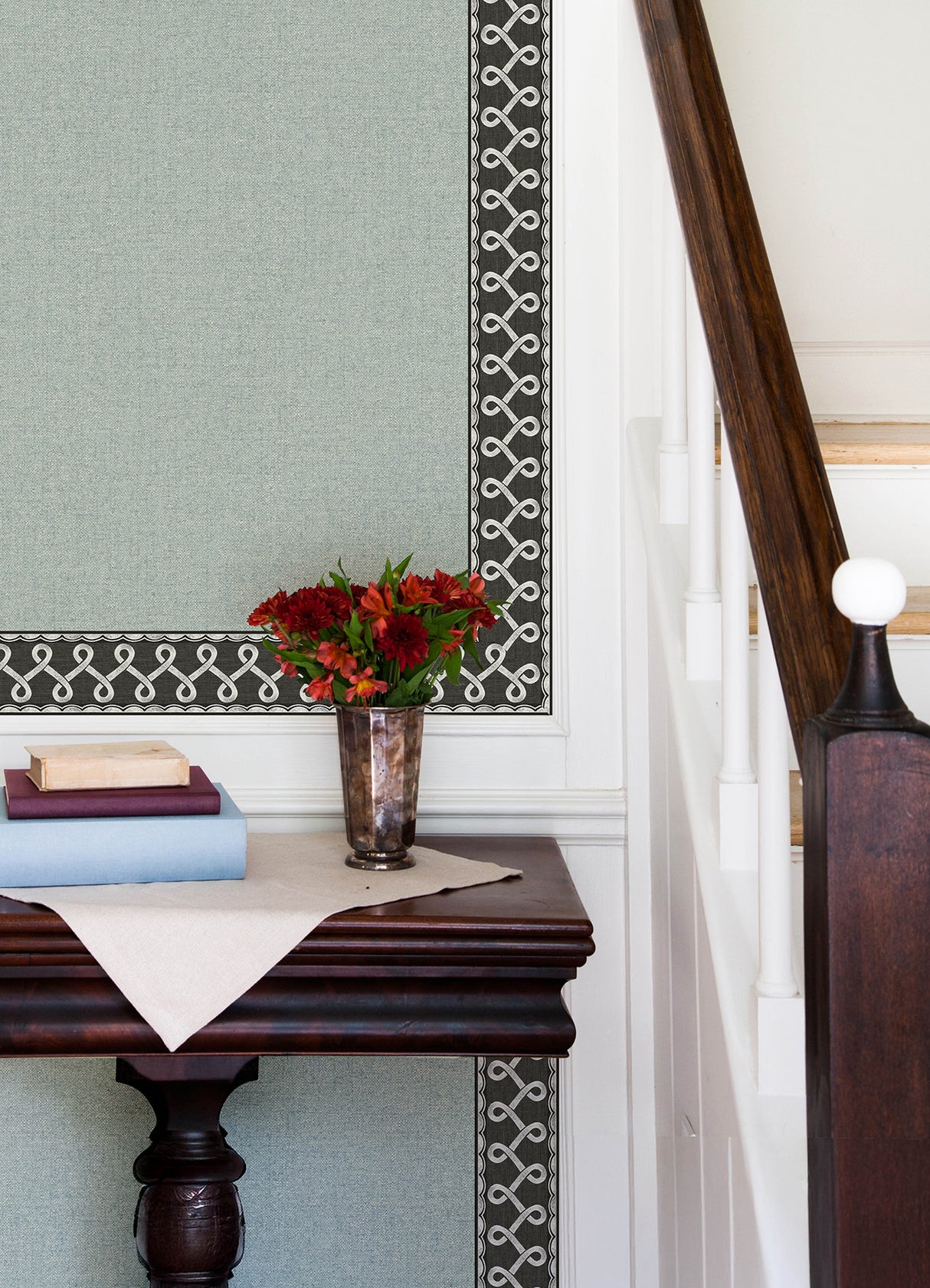 Scalloped Ribbon Black by Chesapeake Transitional Geometric Looping Ribbon Non Woven Unpasted Wallpaper Border 3.5in x 15ft - 4148-14504