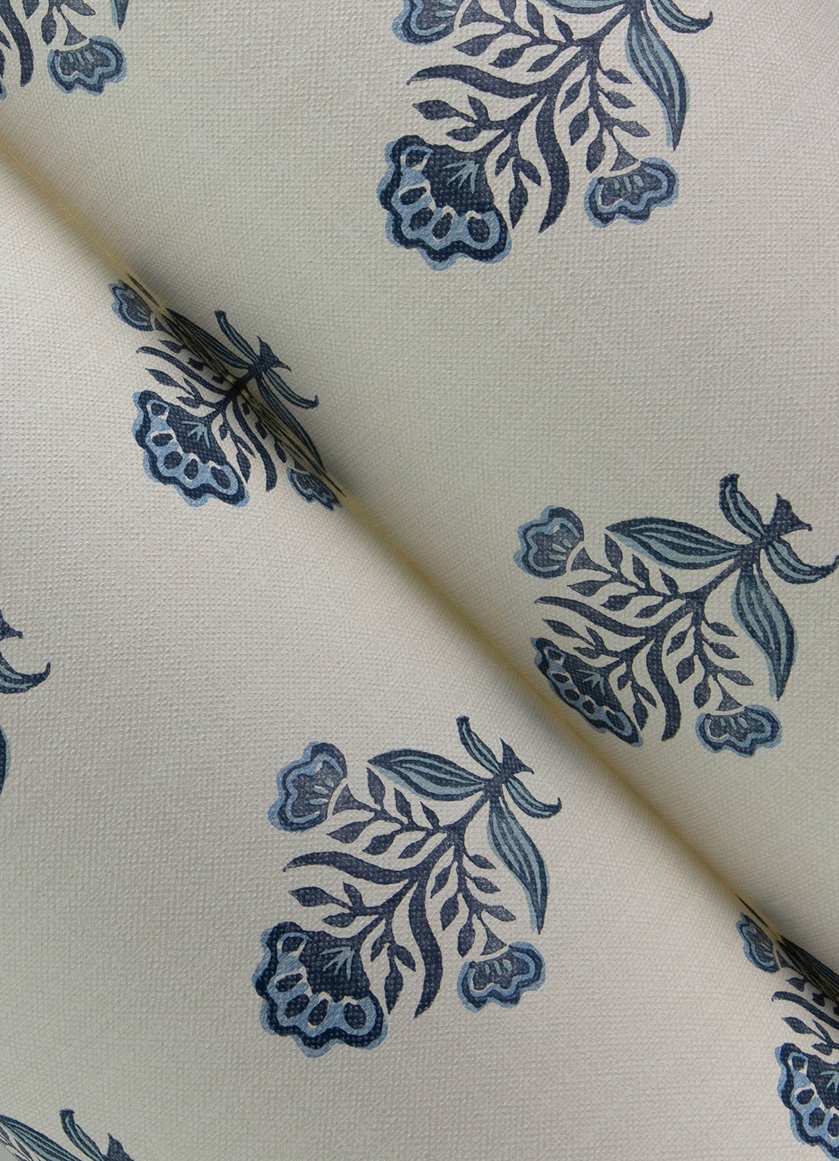 Hollyhock Blue by Chesapeake Floral Crest Wallpaper – Brewster Home Fashions 4148-27417