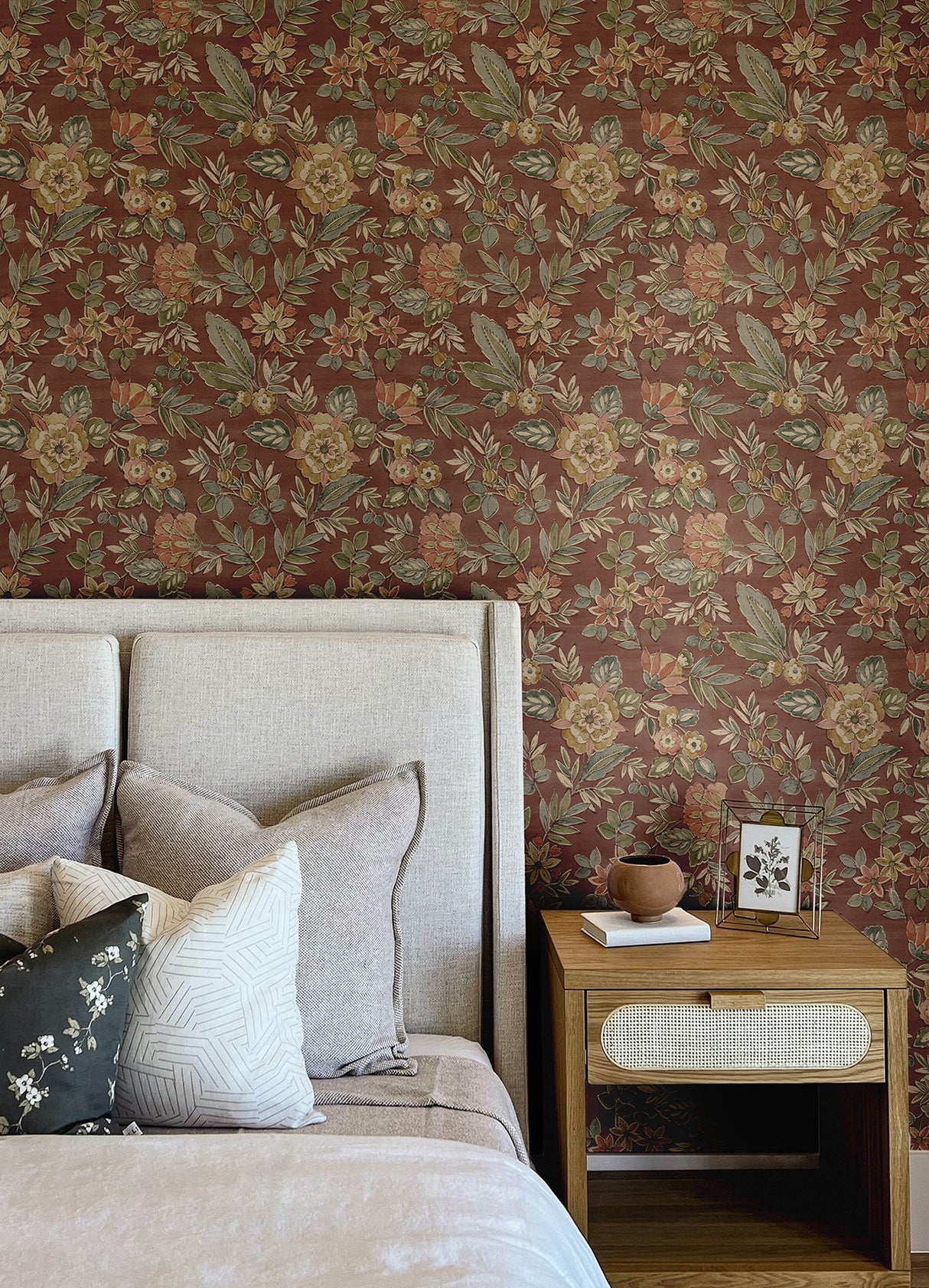 Begonia Red by Chesapeake Floral Trail Wallpaper – Brewster Home Fashions 4148-27425