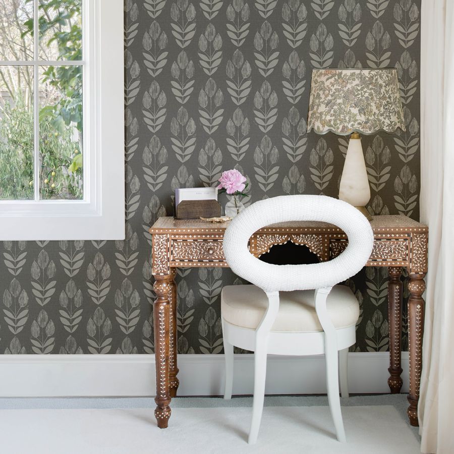 Garland Charcoal by Chesapeake Block Tulip Wallpaper – Brewster Home Fashions 4148-27477