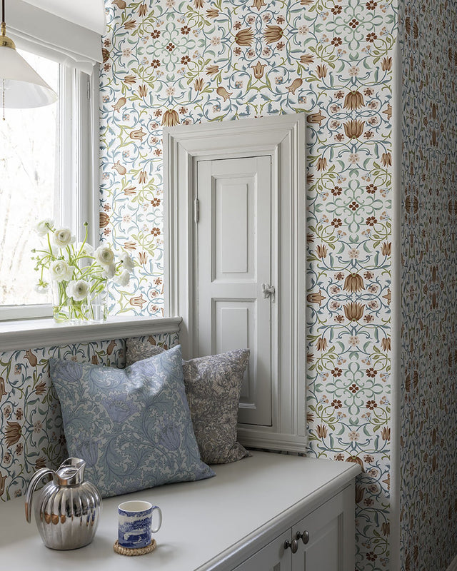 No 1 Holland Park Red Floral Wallpaper with Botanical Traditional Motif - Brewster 4153-82007