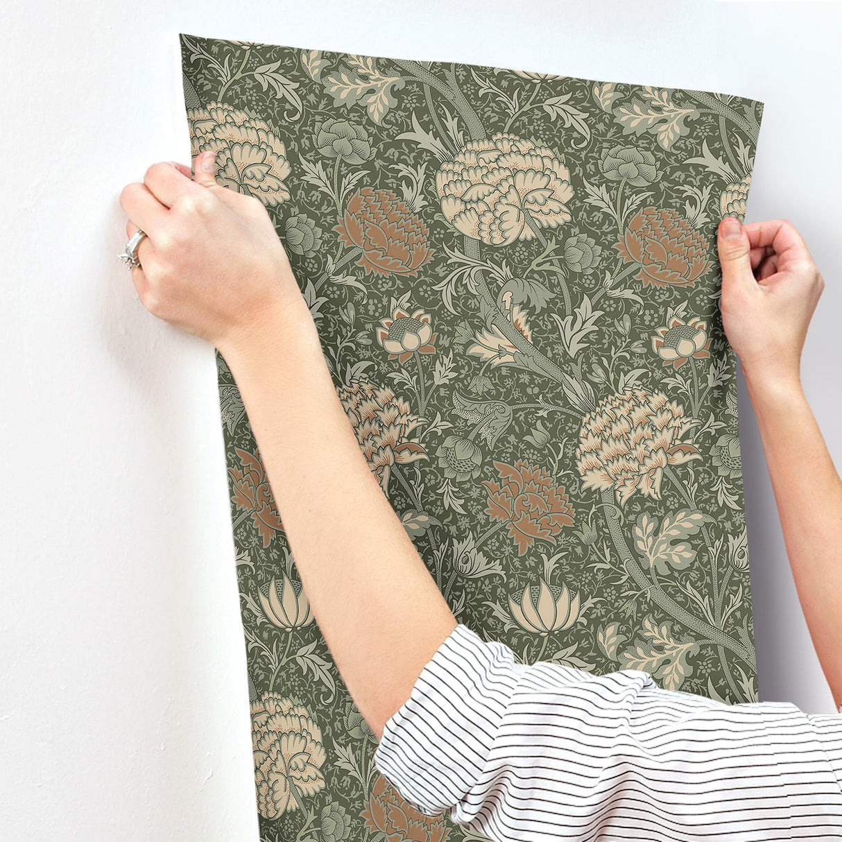 Cray Sea Green Floral Trail Wallpaper with Botanical Flowers Pattern, Traditional Style - A-Street Prints 4153-82035