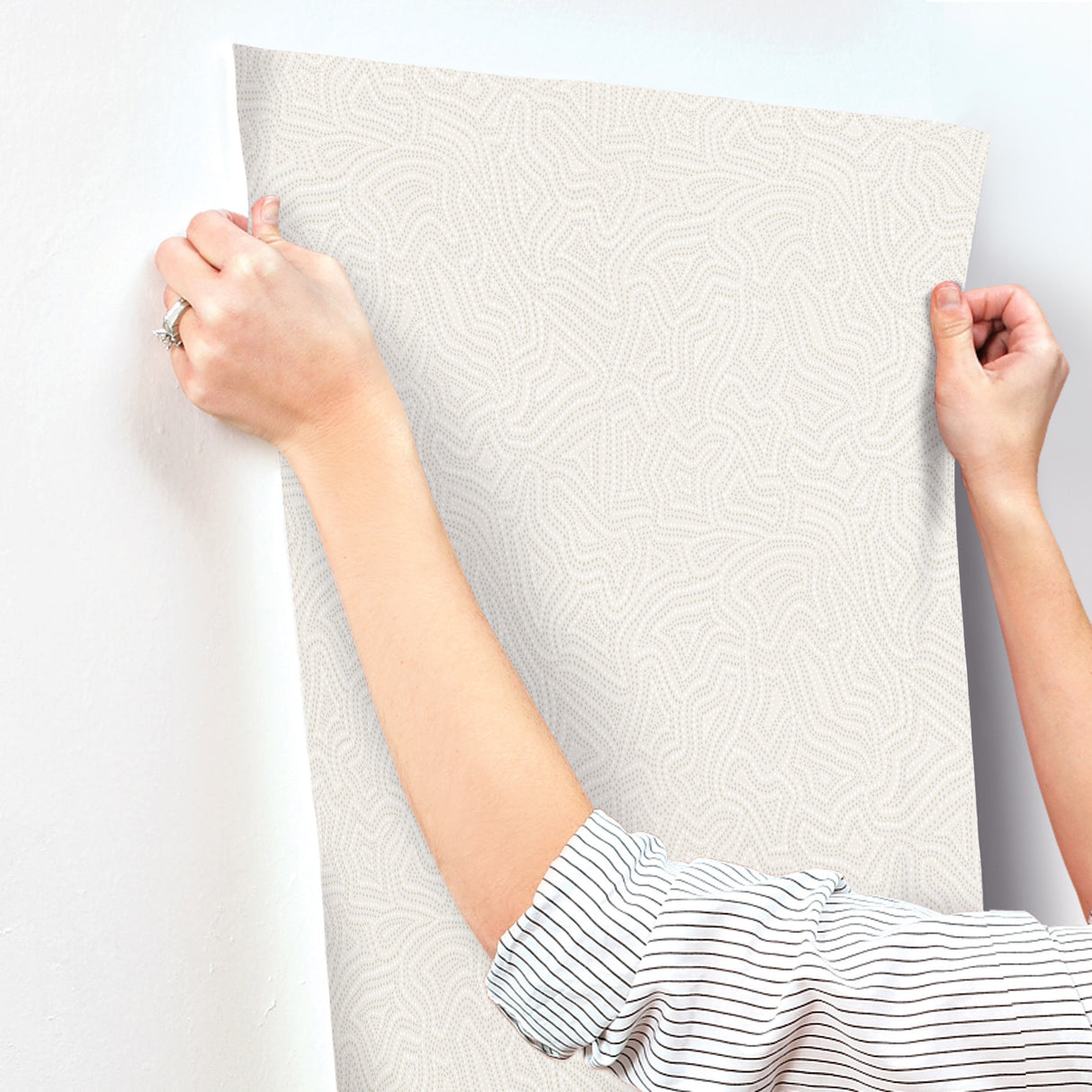 Hollenback Ivory by Scott Living Dotted Abstract Wallpaper – A-Street Prints 4155-27344