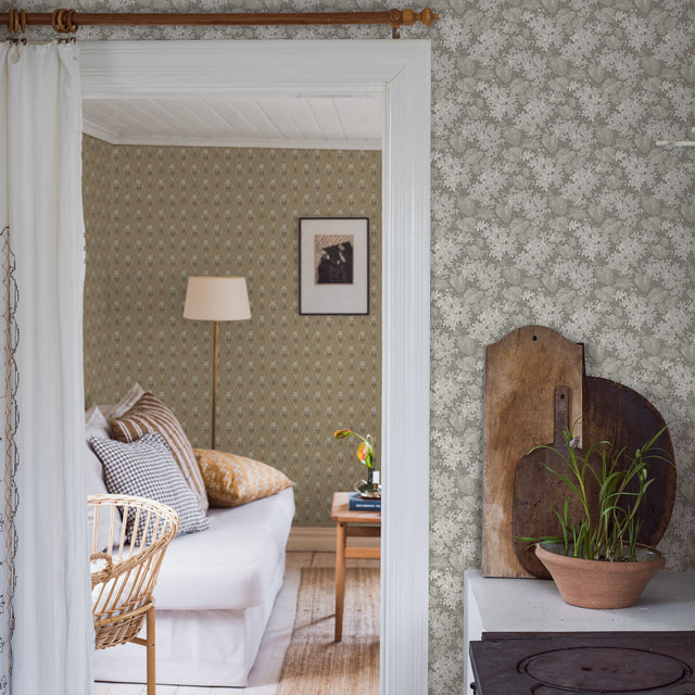 Aratorp Stone by Boråstapeter Vintage Floral Wallpaper – Schumacher 4163