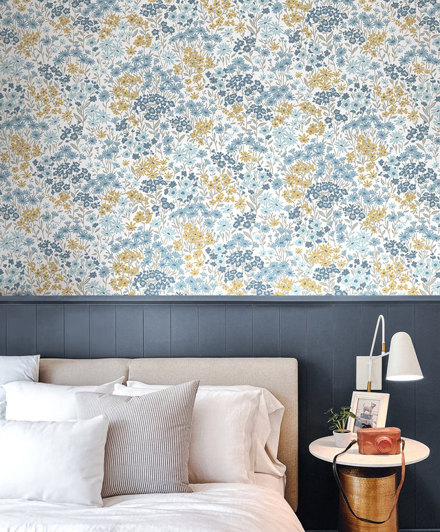 Ditsy Light Blue Daisies Wallpaper with Bohemian Botanical Floral Pattern - Advantage 4164-M1814