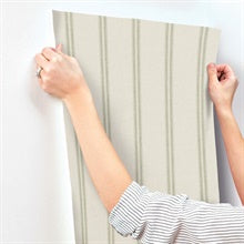 Johnny Green by Chesapeake Stripes Wallpaper – Brewster Home Fashions 4169-13077