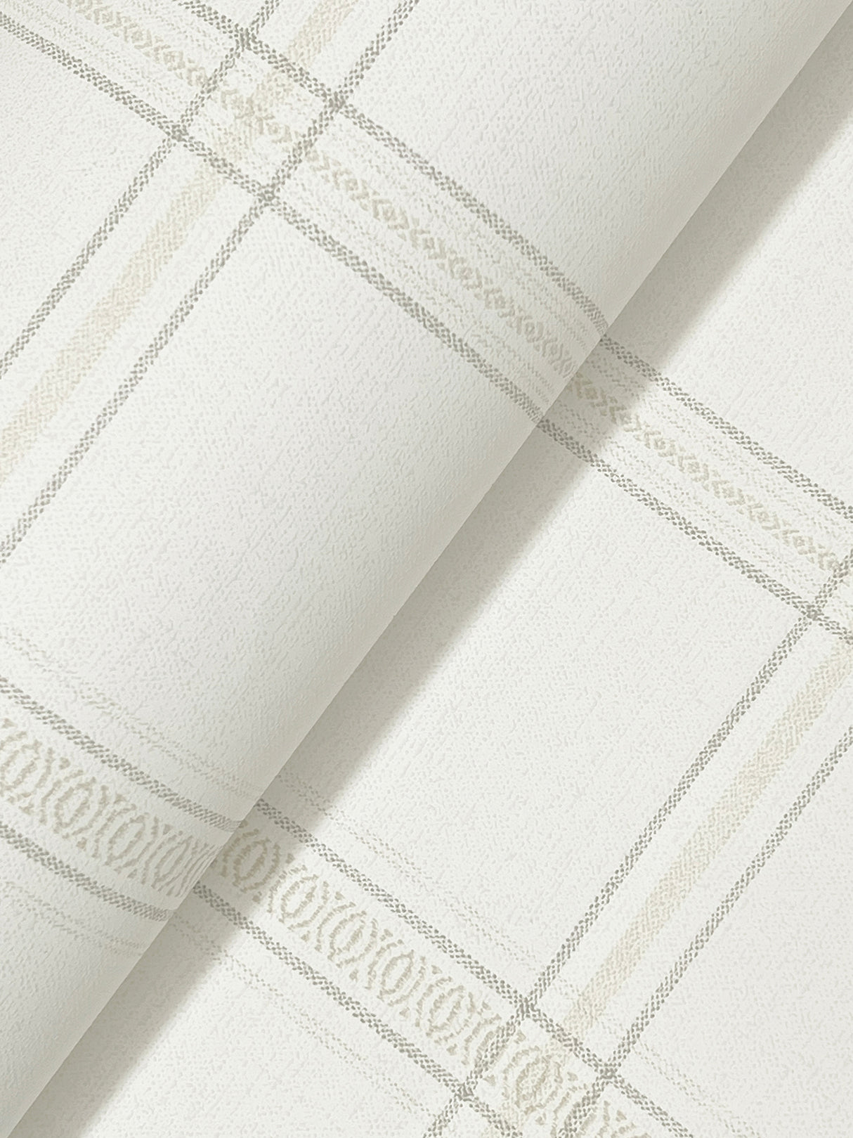 Auberge White by Chesapeake Plaid Wallpaper – Brewster Home Fashions 4169-27606