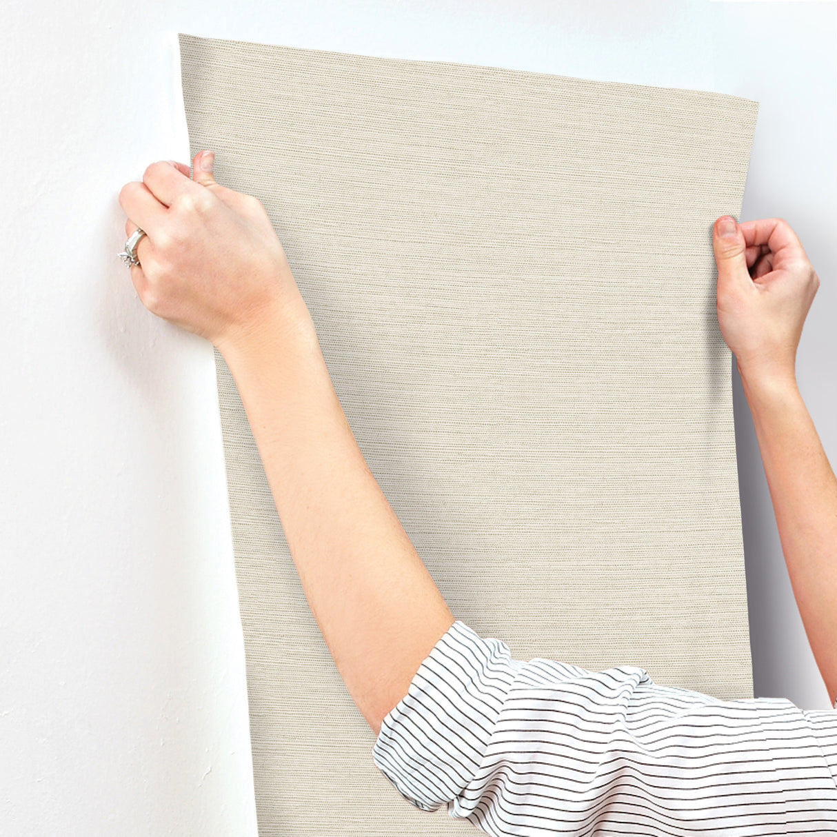Agave Neutral by Chesapeake Faux Grasscloth Wallpaper – Brewster Home Fashions 4169-27611