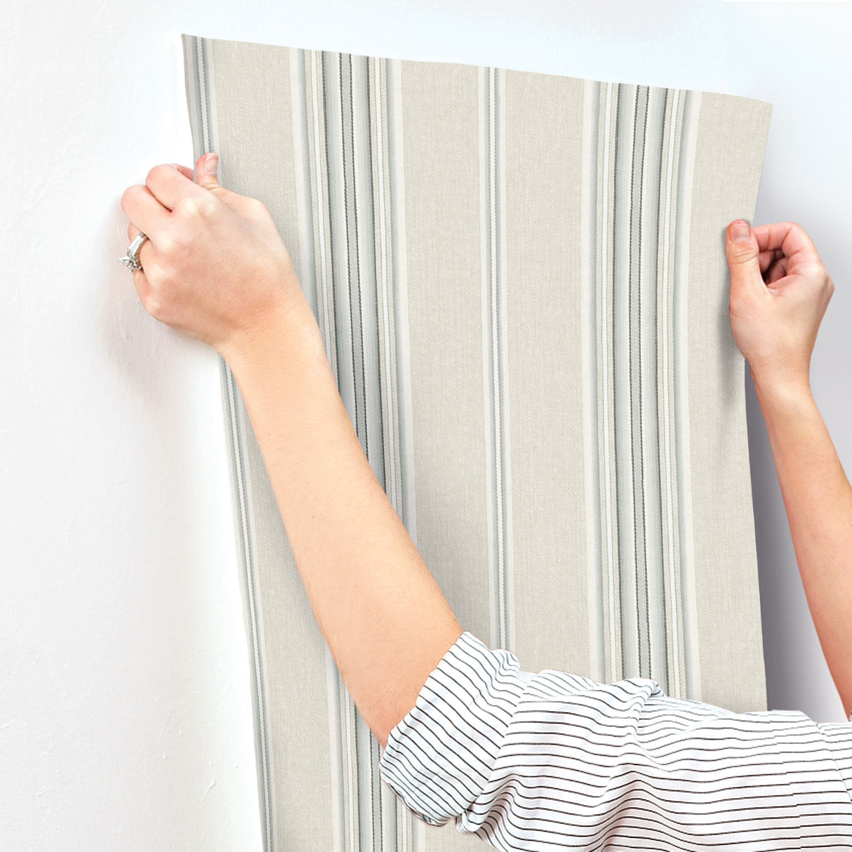 Calvados Turquoise by Chesapeake Linen Stripe Wallpaper – Brewster Home Fashions 4169-83122