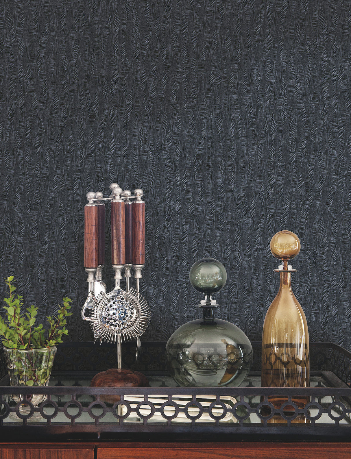 Bryson Navy by Warner Feathered Texture Wallpaper – Brewster Home Fashions 4174-4653