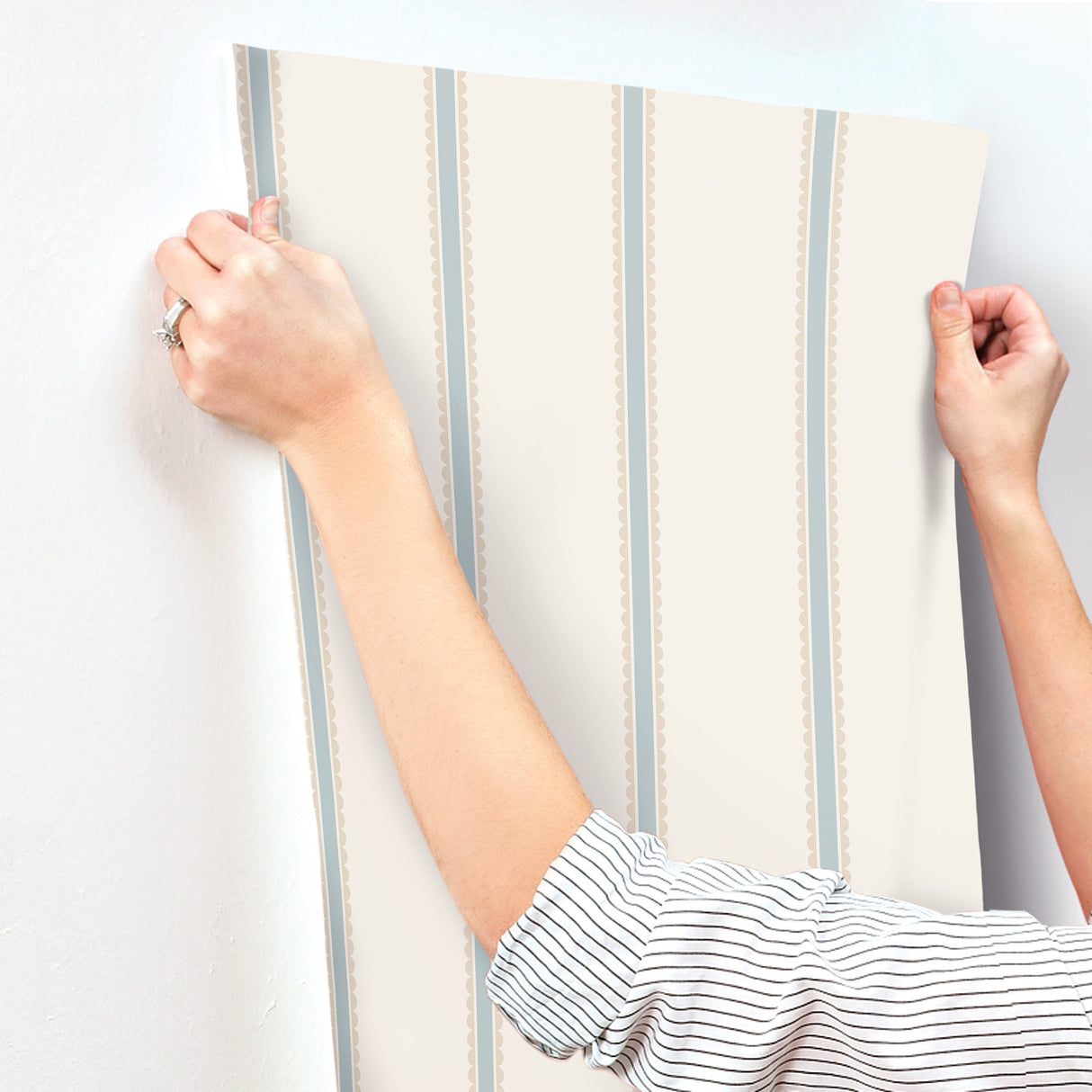 Bobbin Stripe Light Blue by Advantage Scalloped Stripes Wallpaper – Brewster Home Fashions 4203-27578